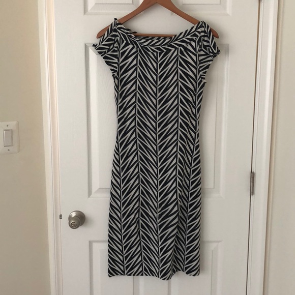 DVF Ruched Side Dress - Picture 5 of 5